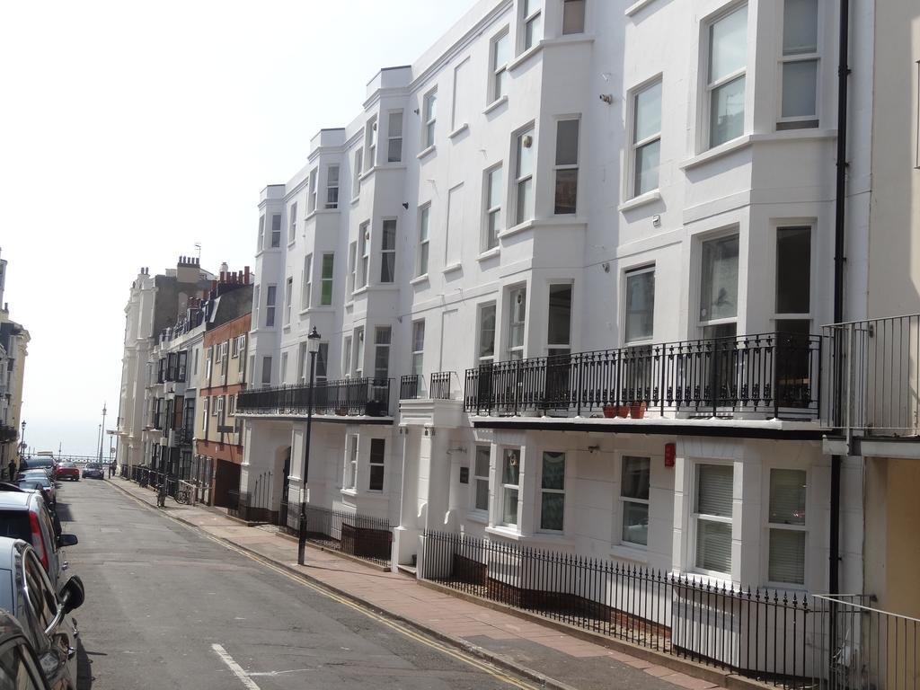 Burlington Beach Apartments Brighton ภายนอก รูปภาพ