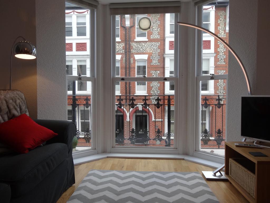 Burlington Beach Apartments Brighton ภายนอก รูปภาพ