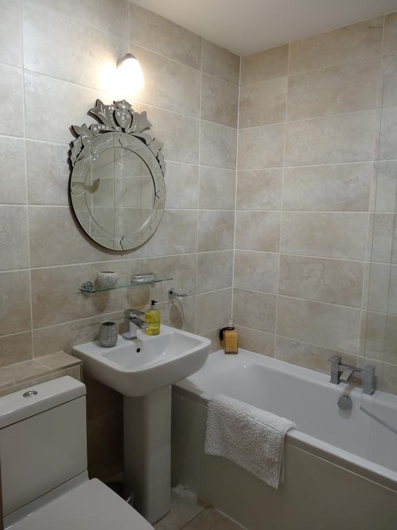 Burlington Beach Apartments Brighton ภายนอก รูปภาพ